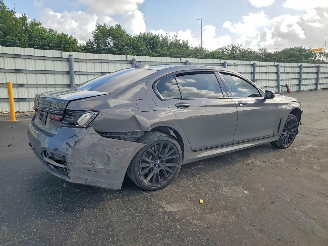 BMW 7 Series I