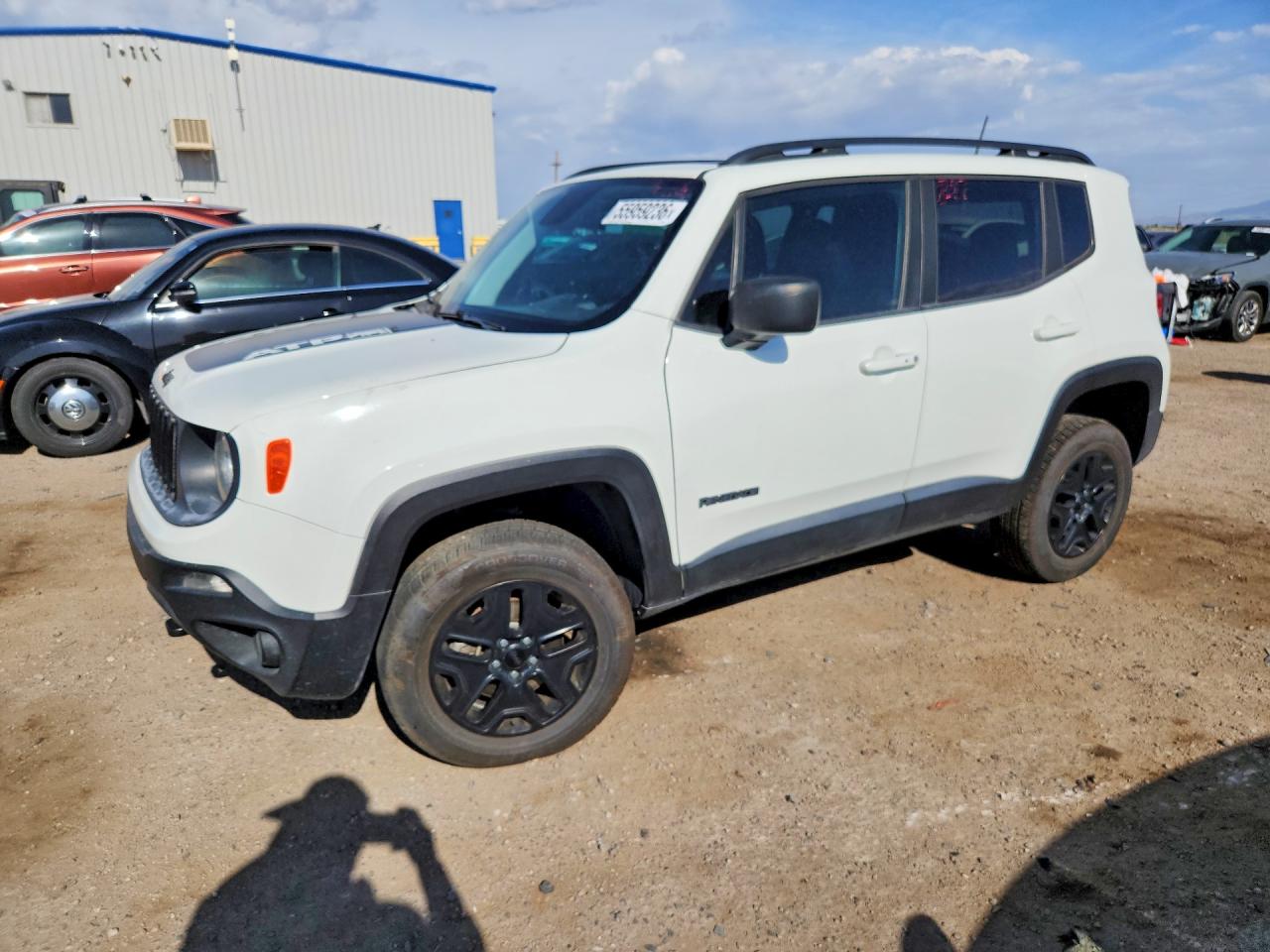 Salvage Jeep Renegade Image