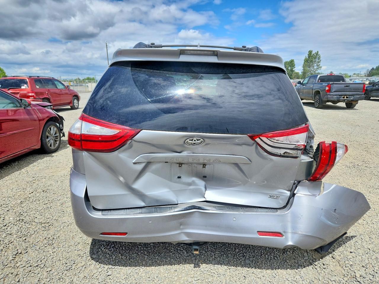 Toyota Sienna Xle 8-passenger