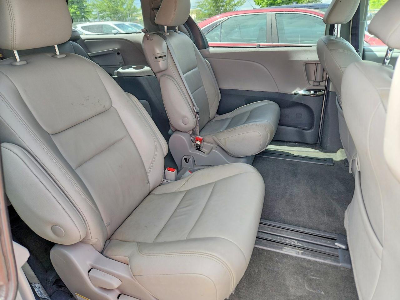 Toyota Sienna Xle 8-passenger