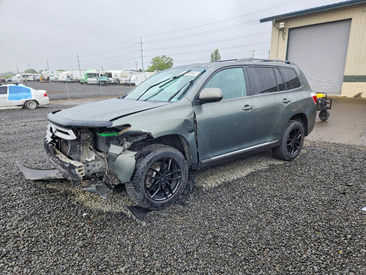 Salvage Toyota Highlander Image