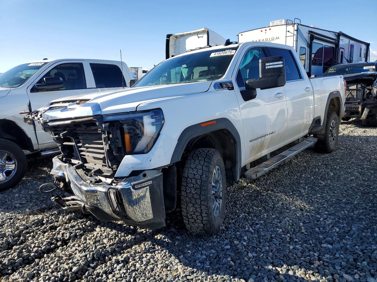 Salvage GMC Sierra Image