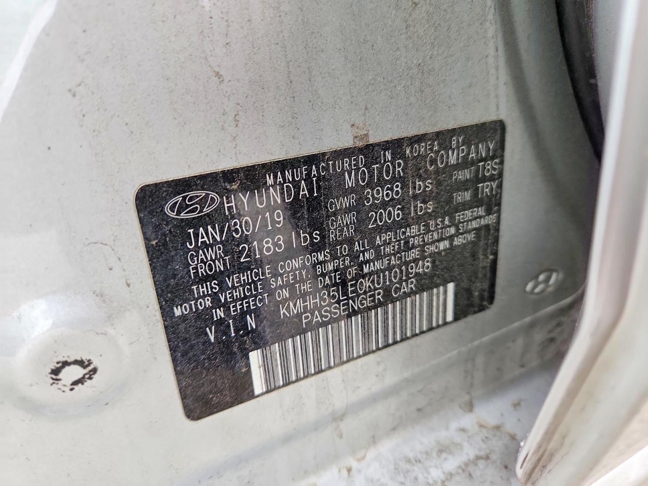 Hyundai ELANTRA Base