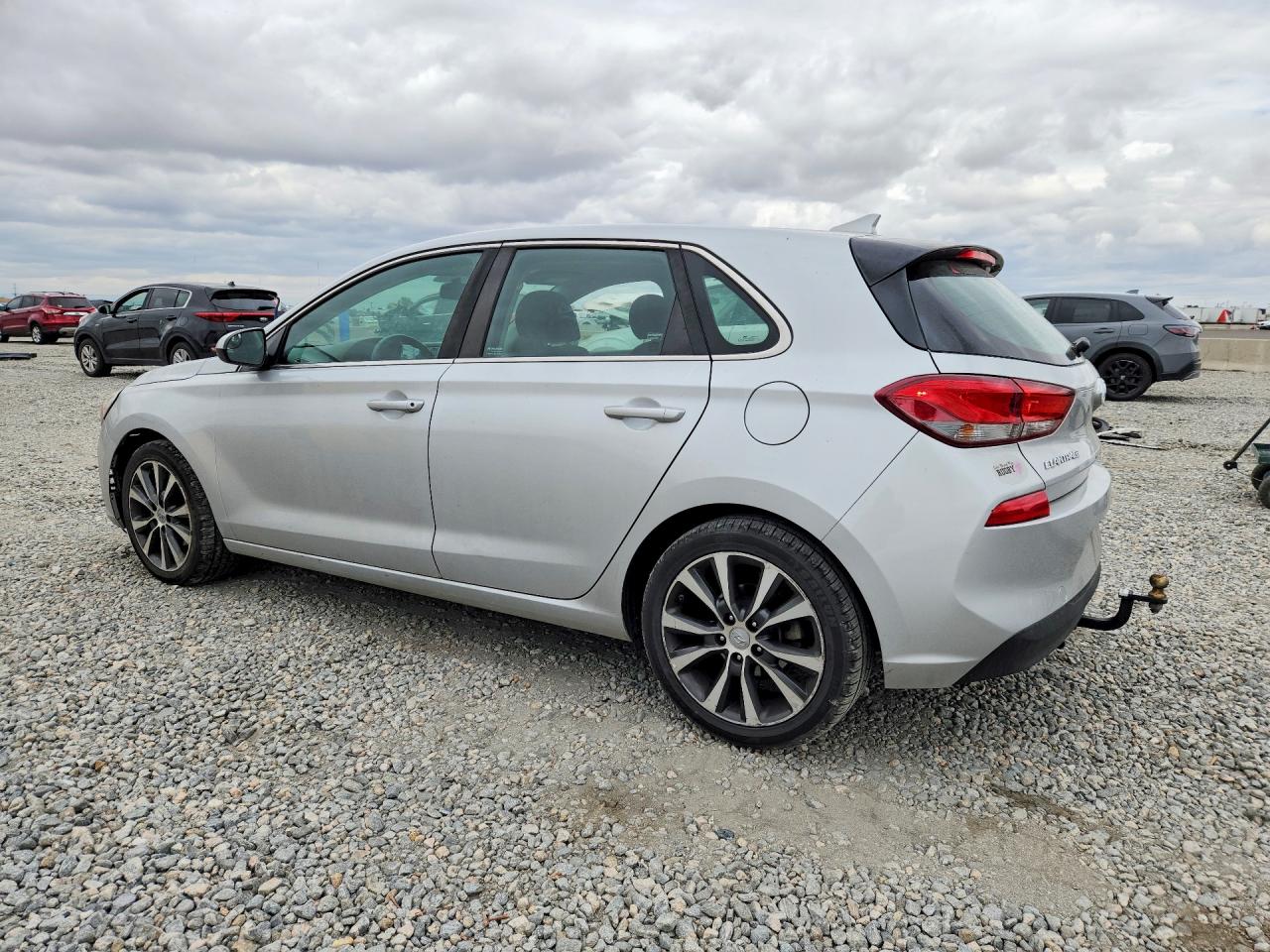 Hyundai ELANTRA Base