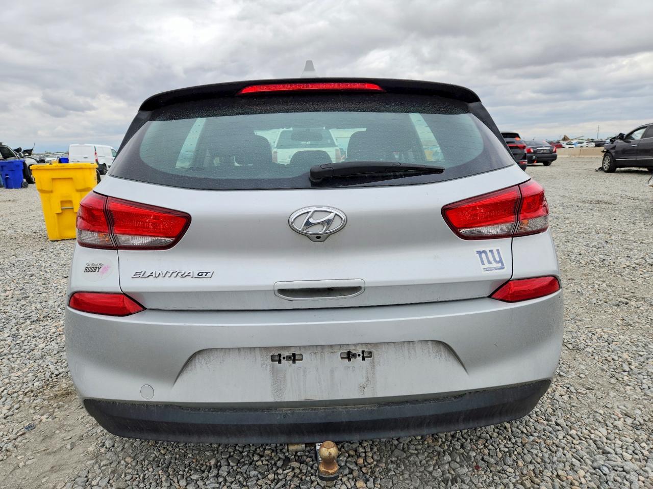 Hyundai ELANTRA Base