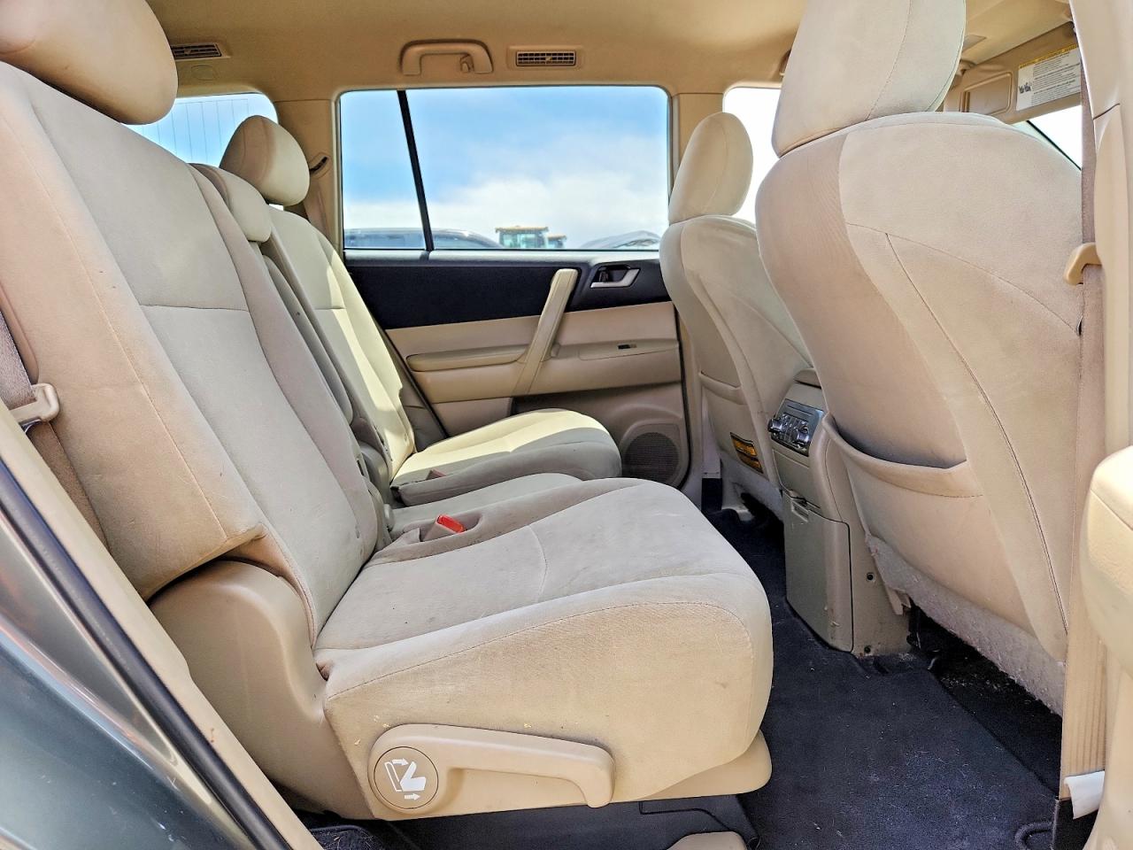 Toyota Highlander Base
