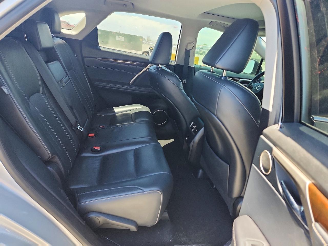 Lexus RX Base
