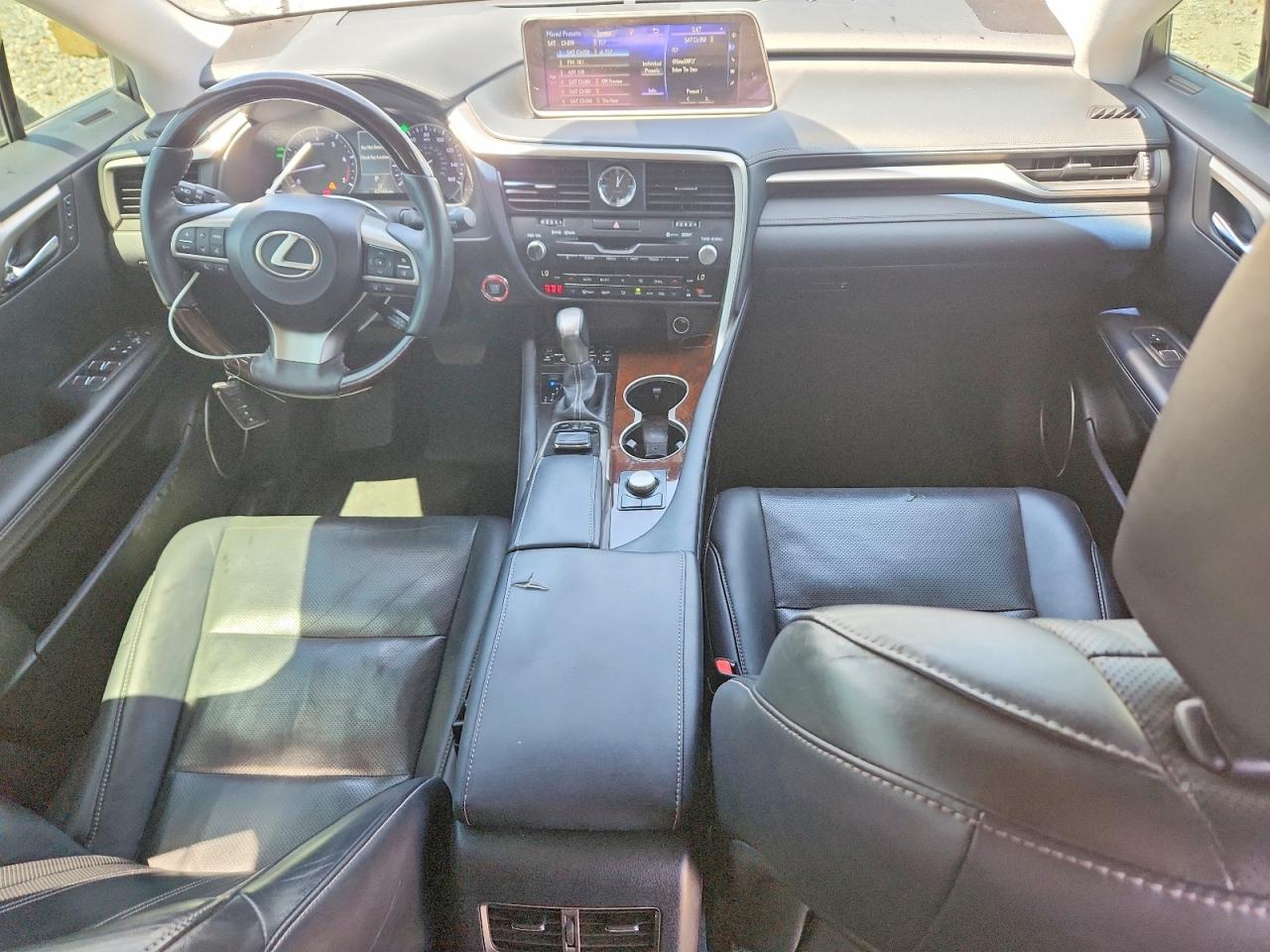 Lexus RX Base