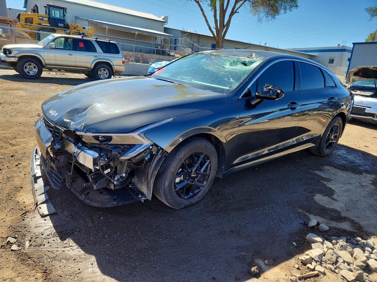 Salvage Kia K5 Image
