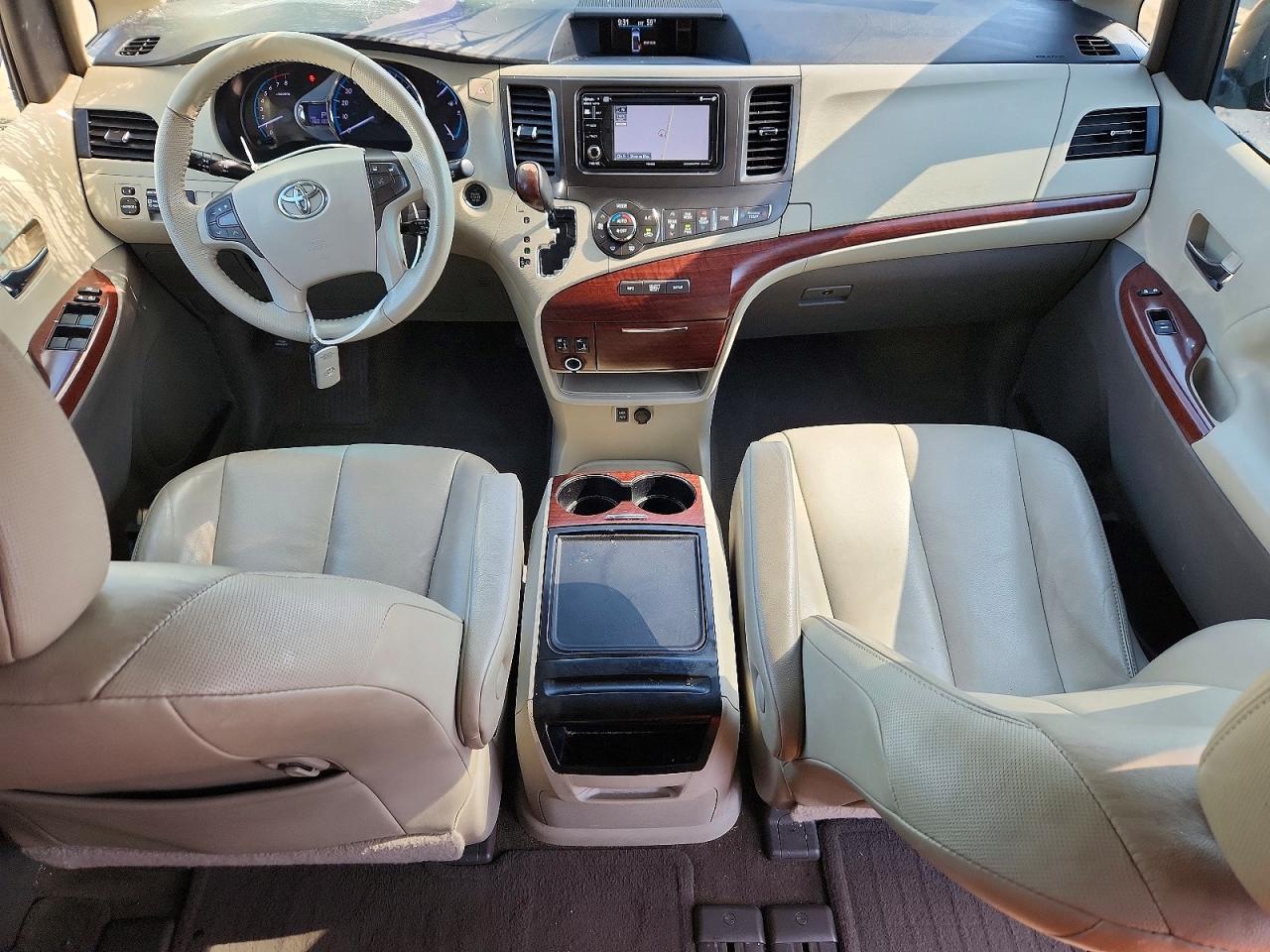 Toyota Sienna Xle 8-passenger