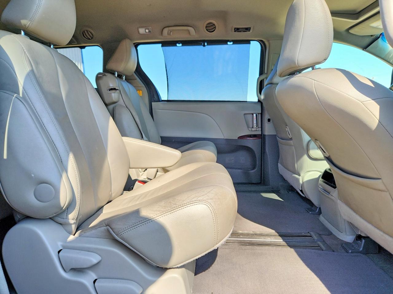 Toyota Sienna Xle 8-passenger