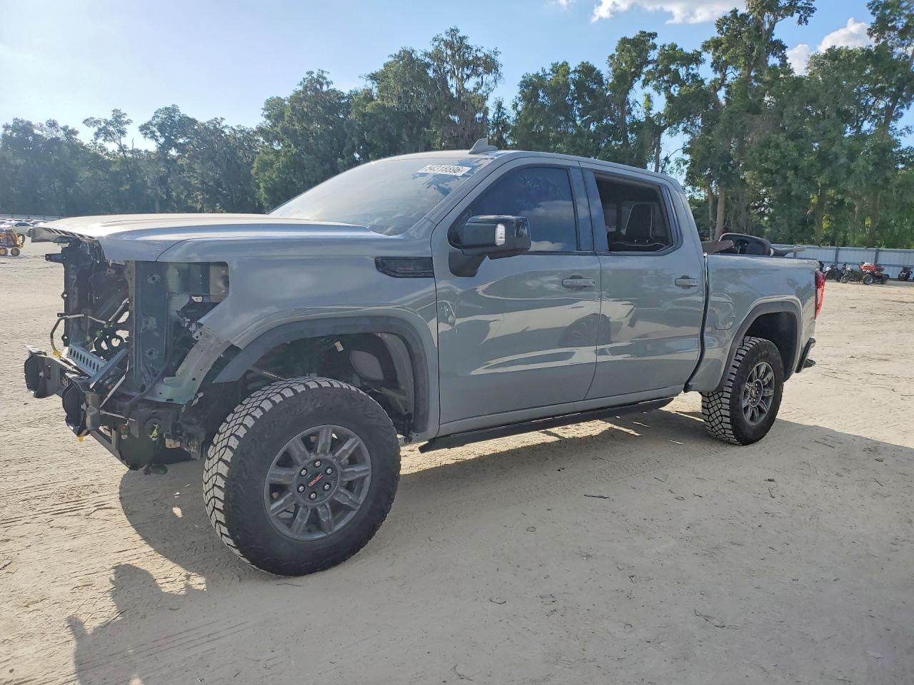 Salvage GMC Sierra Image