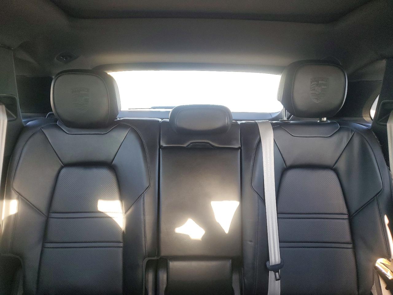 Porsche Cayenne Base