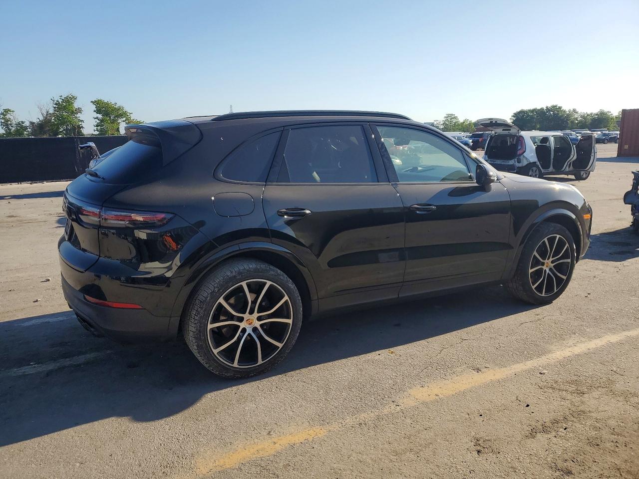 Porsche Cayenne Base