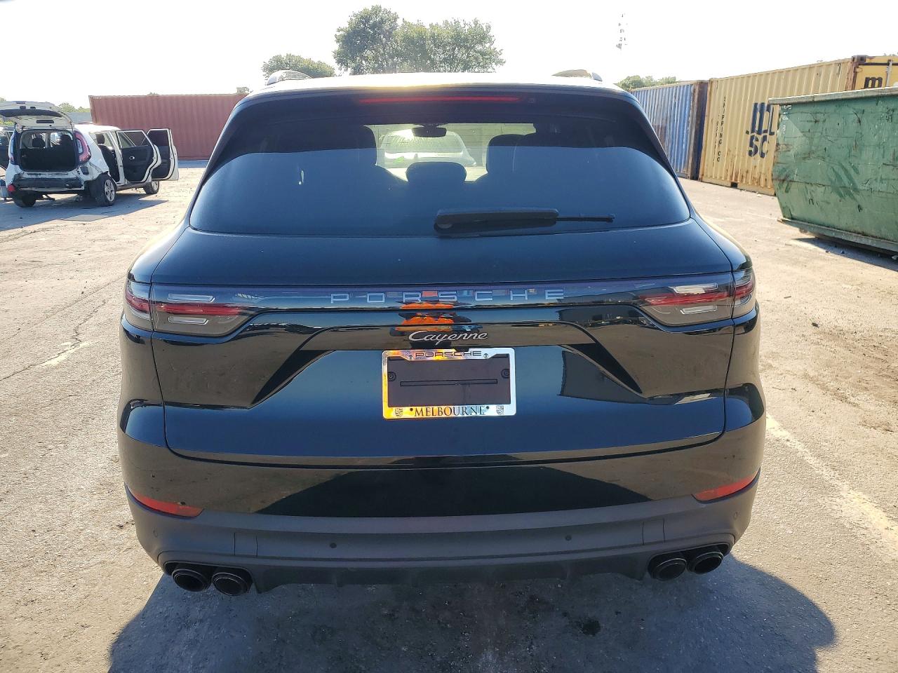 Porsche Cayenne Base
