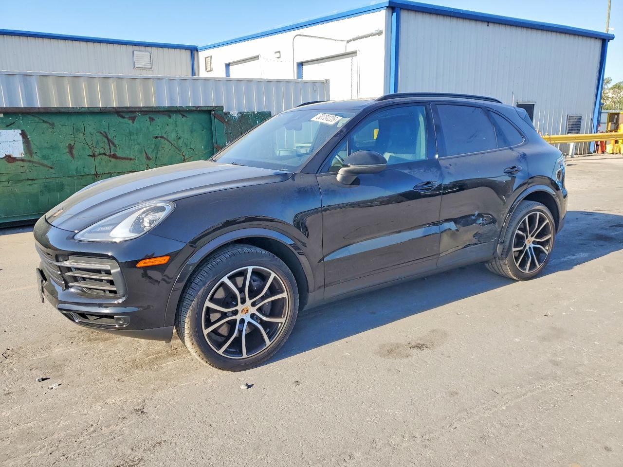 Salvage Porsche Cayenne Image