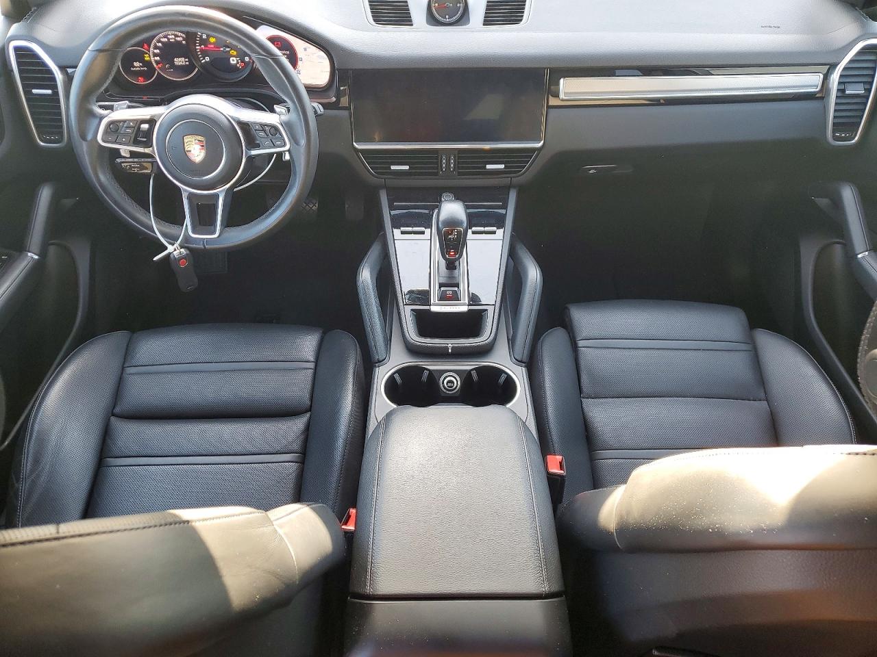 Porsche Cayenne Base