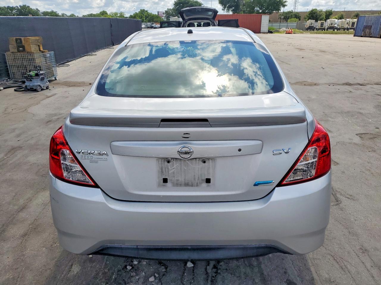 Nissan Versa 1.6 Sv