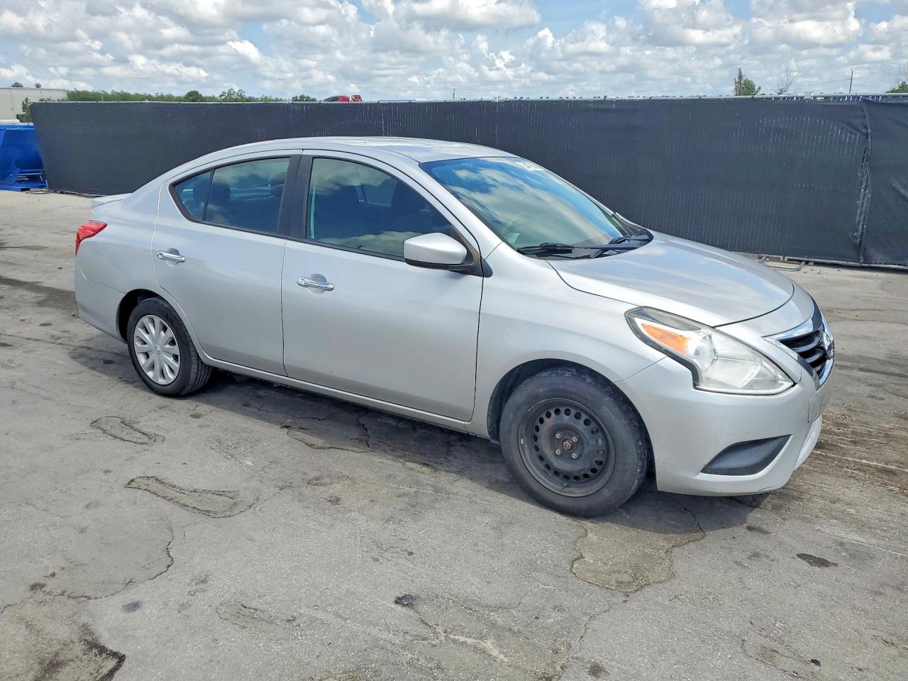 Nissan Versa 1.6 Sv