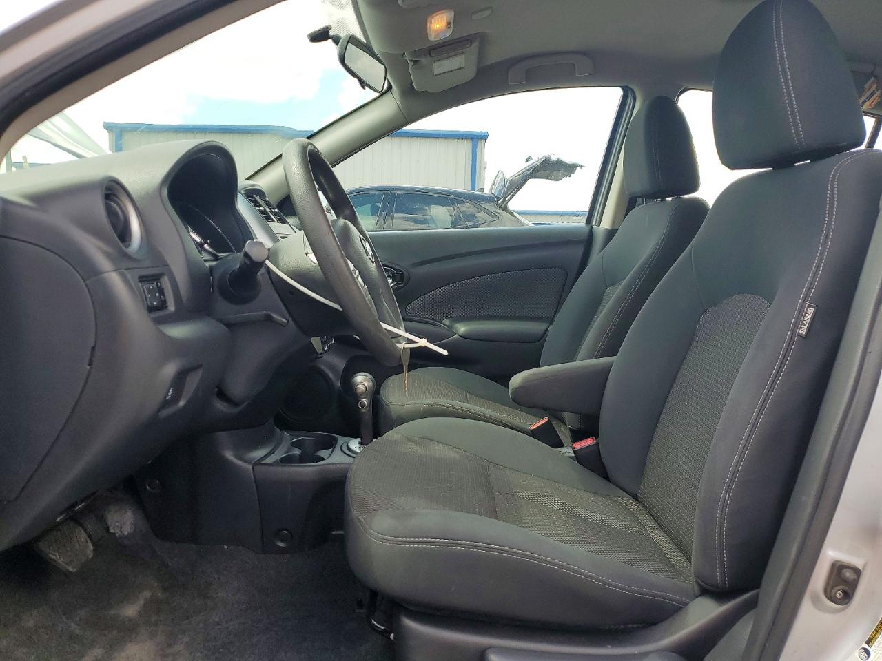 Nissan Versa 1.6 Sv