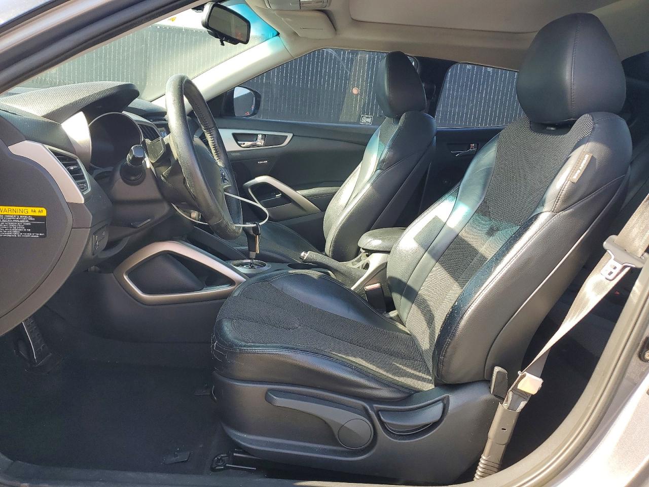 Hyundai VELOSTER Base