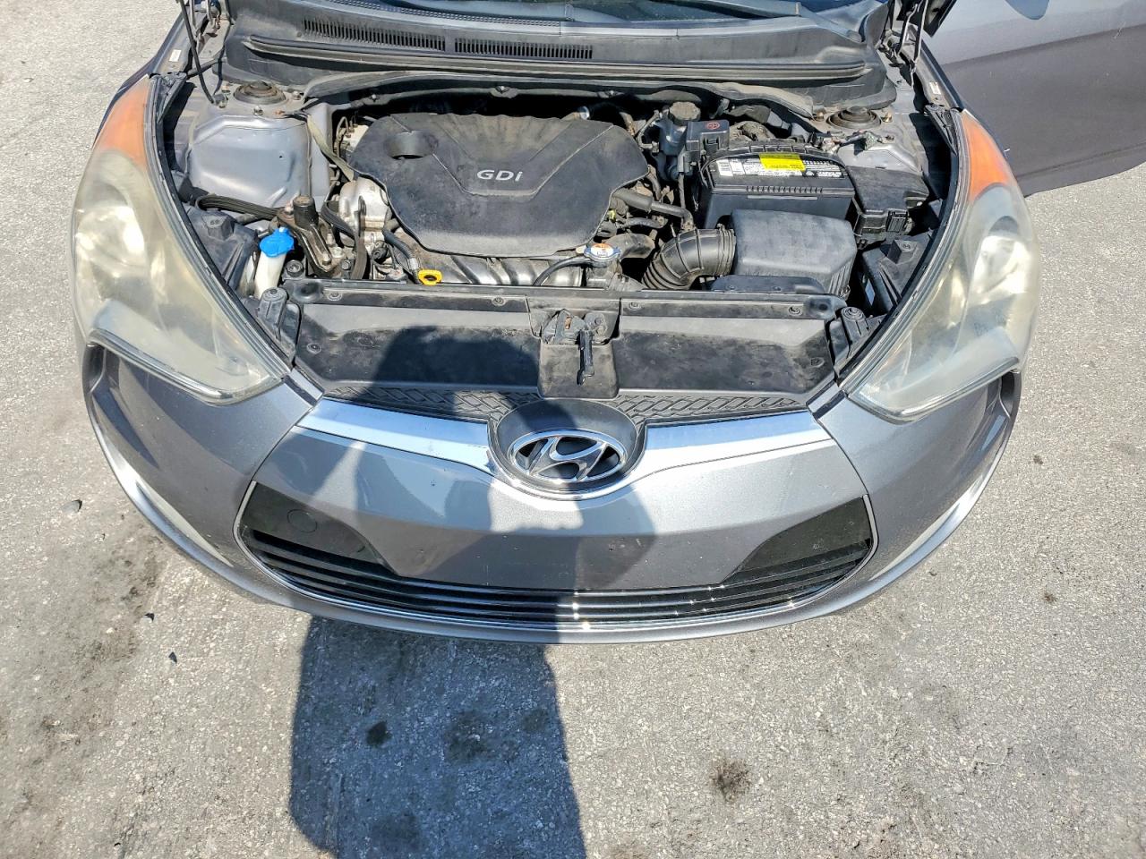 Hyundai VELOSTER Base