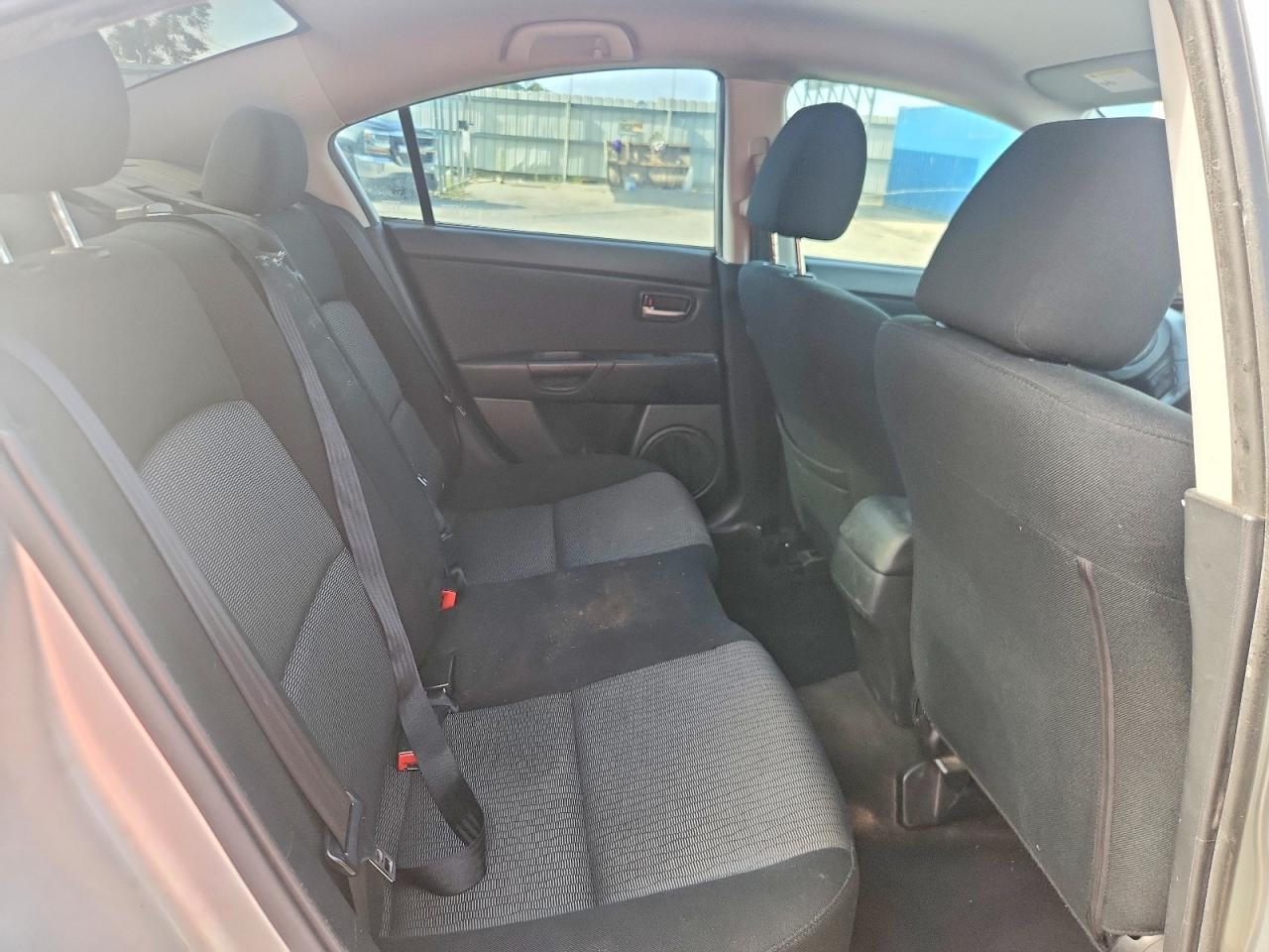 Mazda 3 I