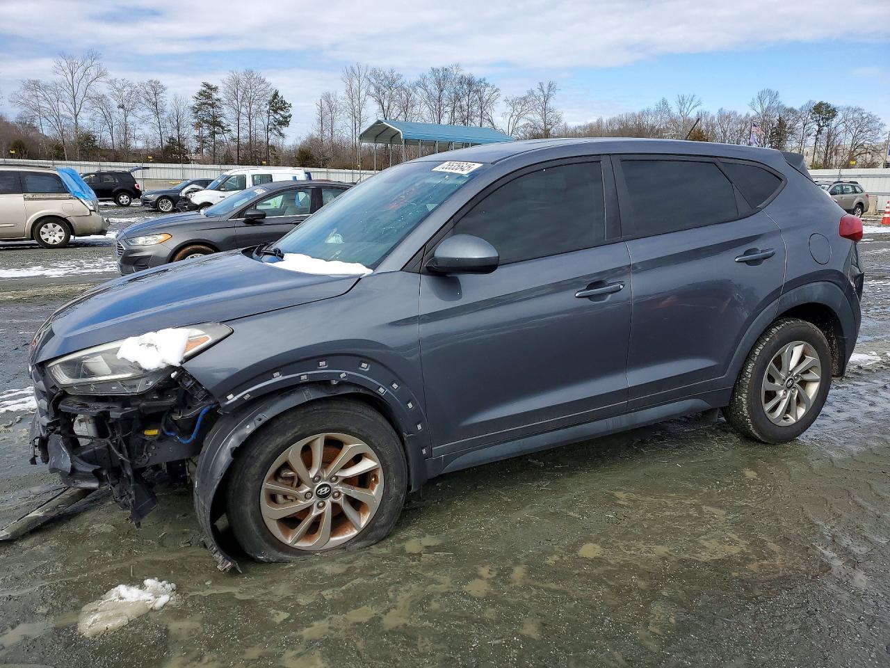 Salvage Hyundai TUCSON Image