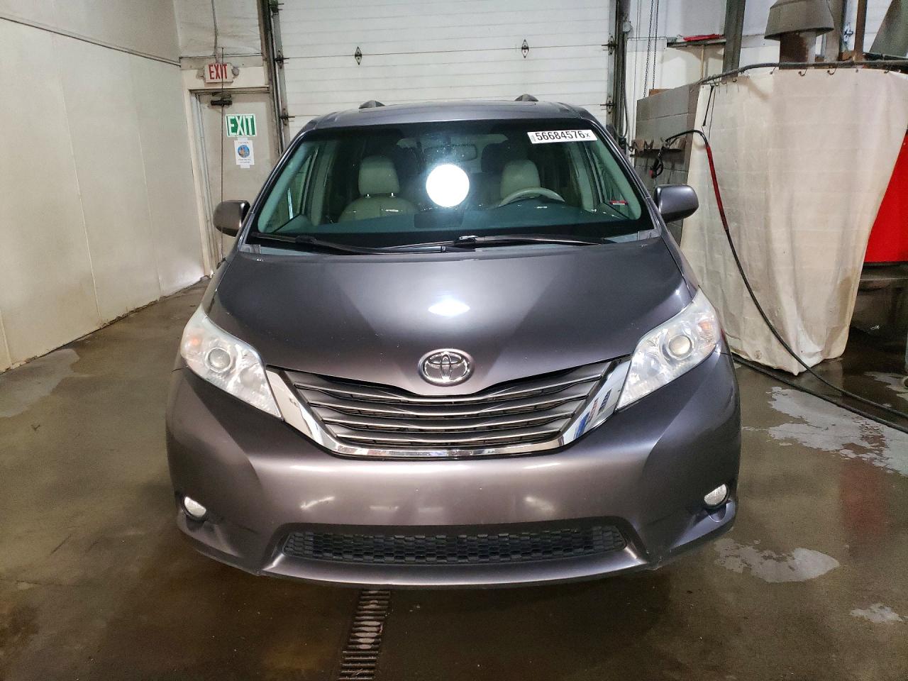 Toyota Sienna Xle 7-passenger