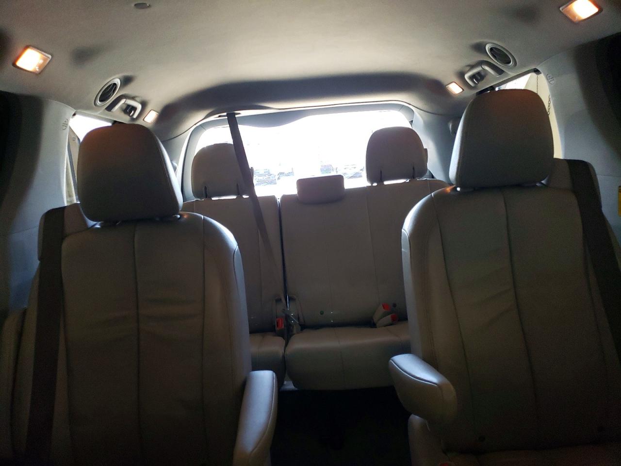 Toyota Sienna Xle 7-passenger