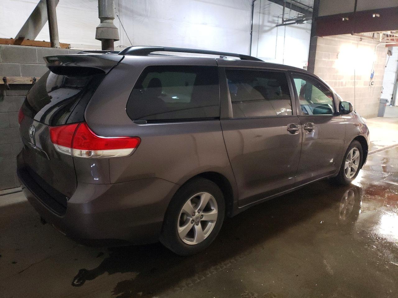 Toyota Sienna Xle 7-passenger
