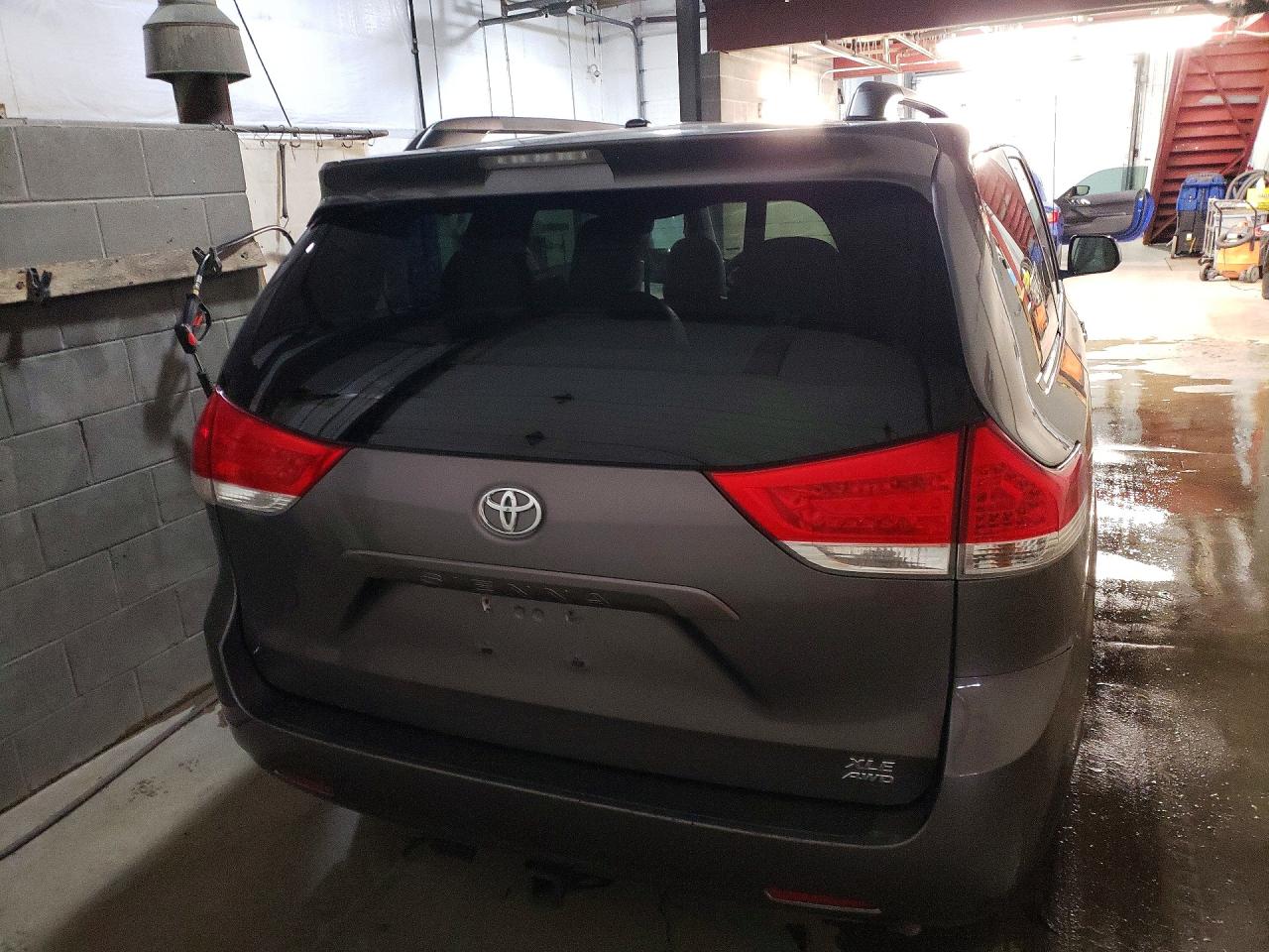 Toyota Sienna Xle 7-passenger