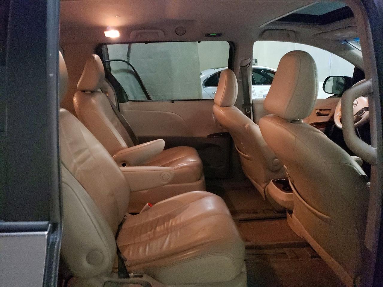 Toyota Sienna Xle 7-passenger