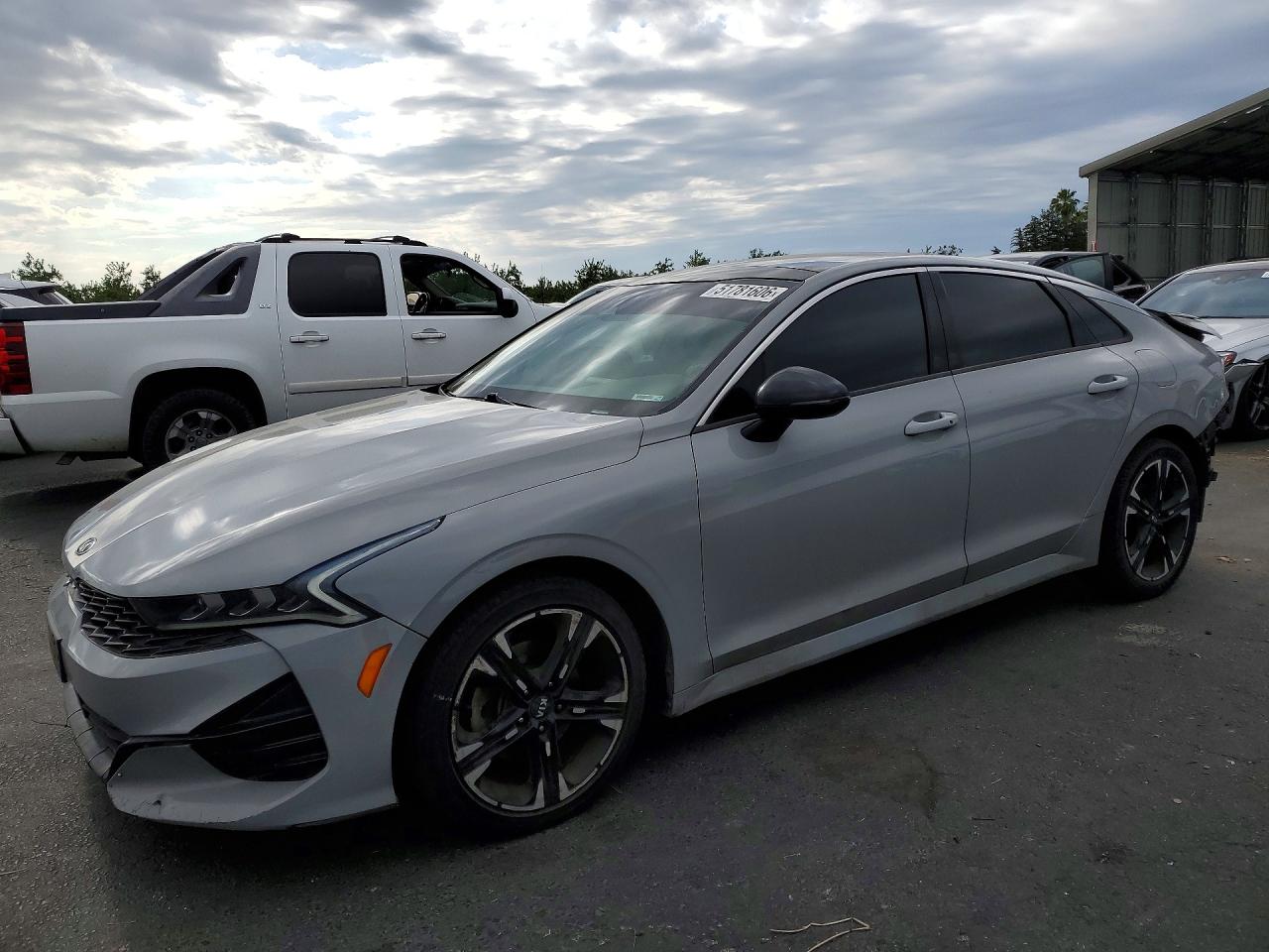 Salvage Kia K5 Image