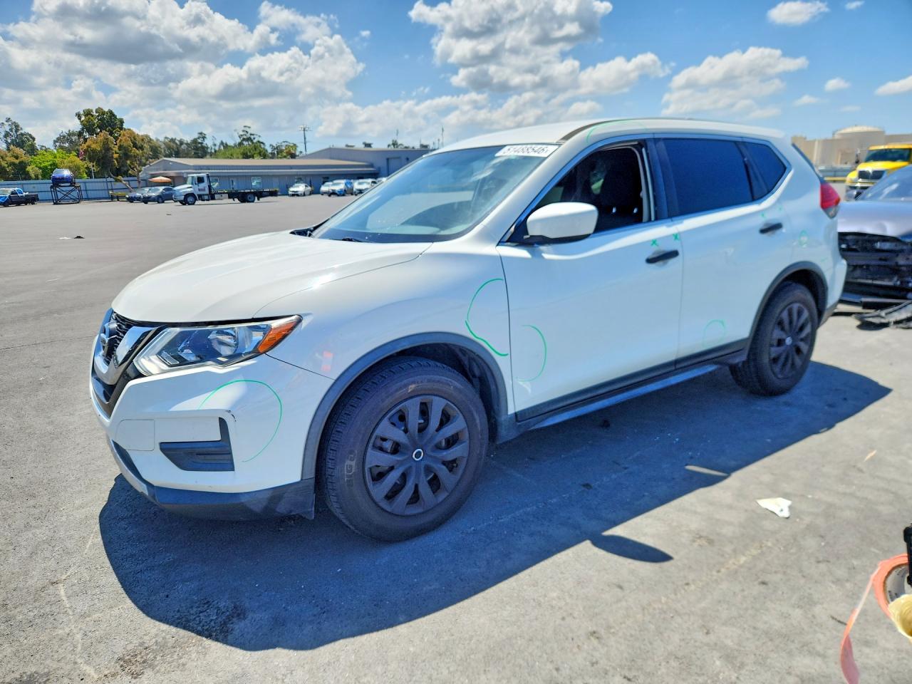 Salvage Nissan Rogue Image
