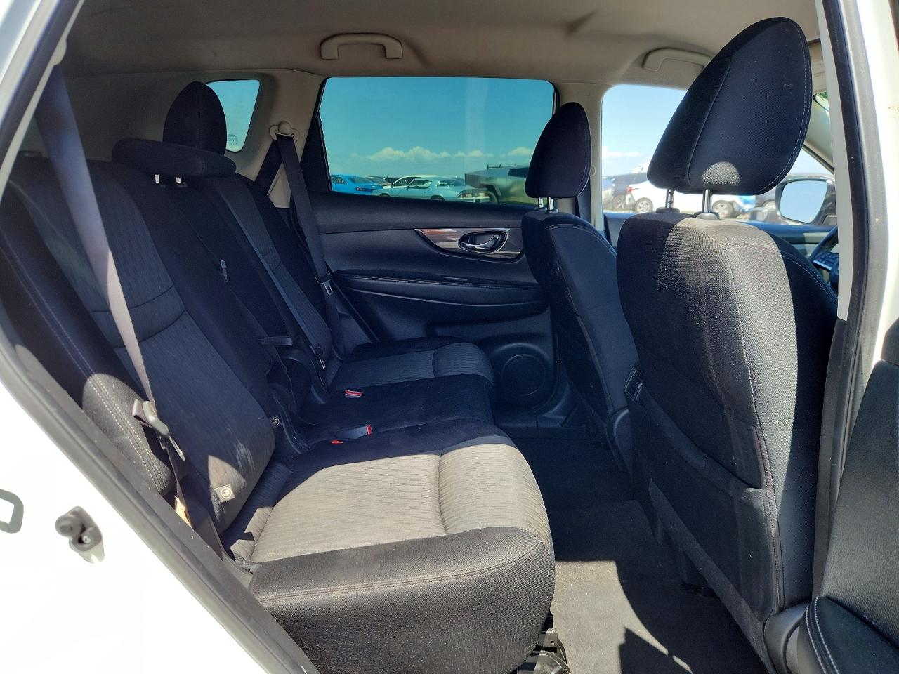 Nissan Rogue S