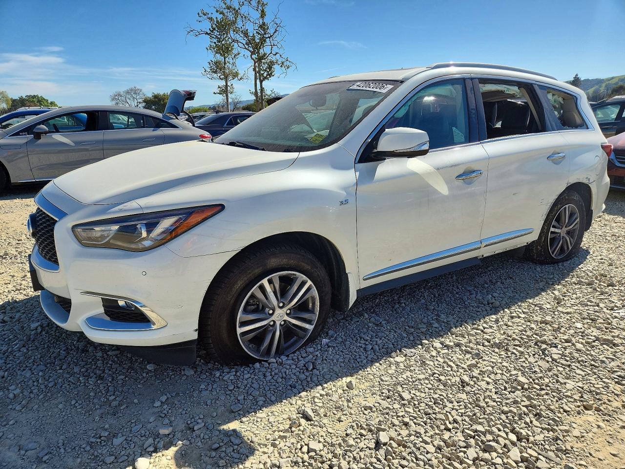 Salvage INFINITI Qx Image