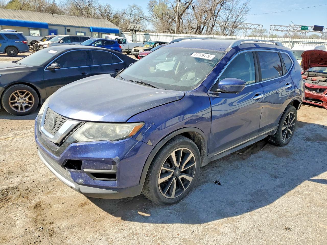 Salvage Nissan Rogue Image