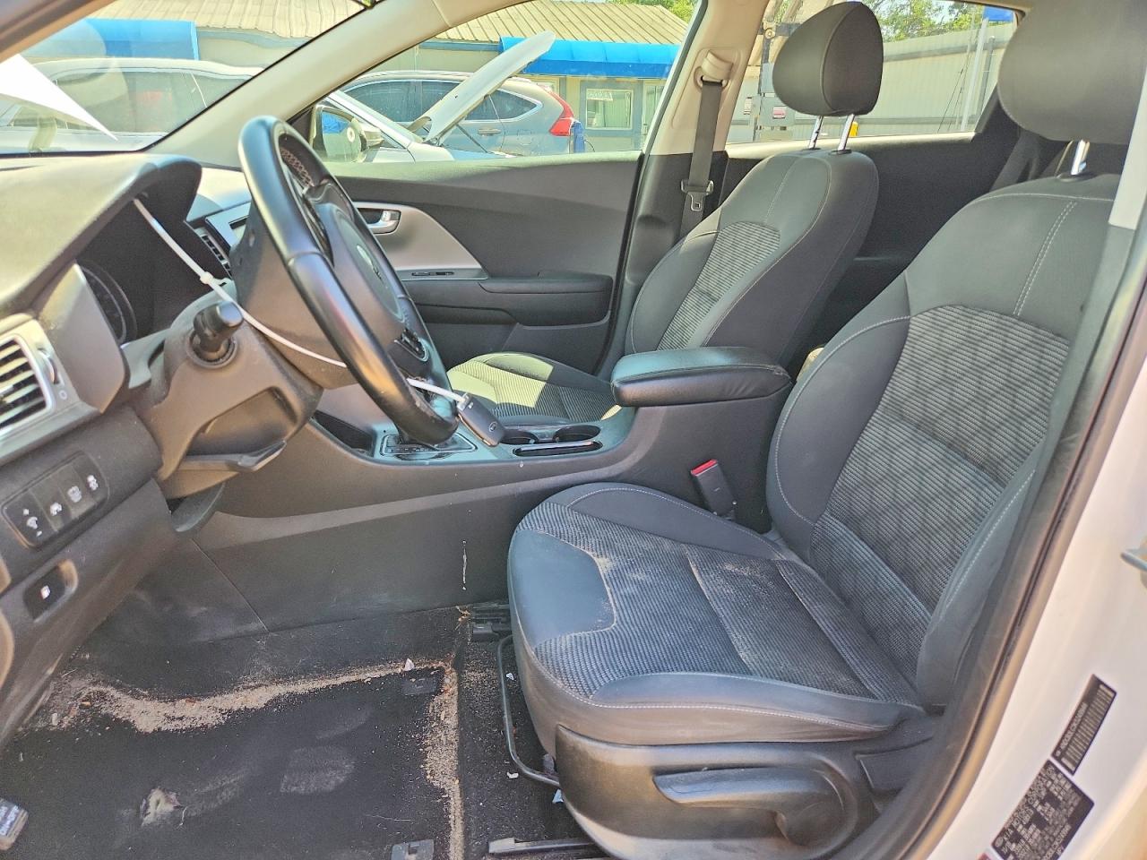 Kia Niro Lx