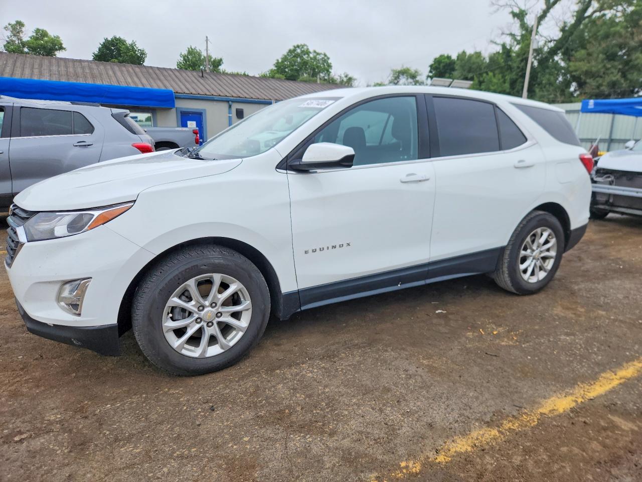 Salvage Chevrolet Equinox Image
