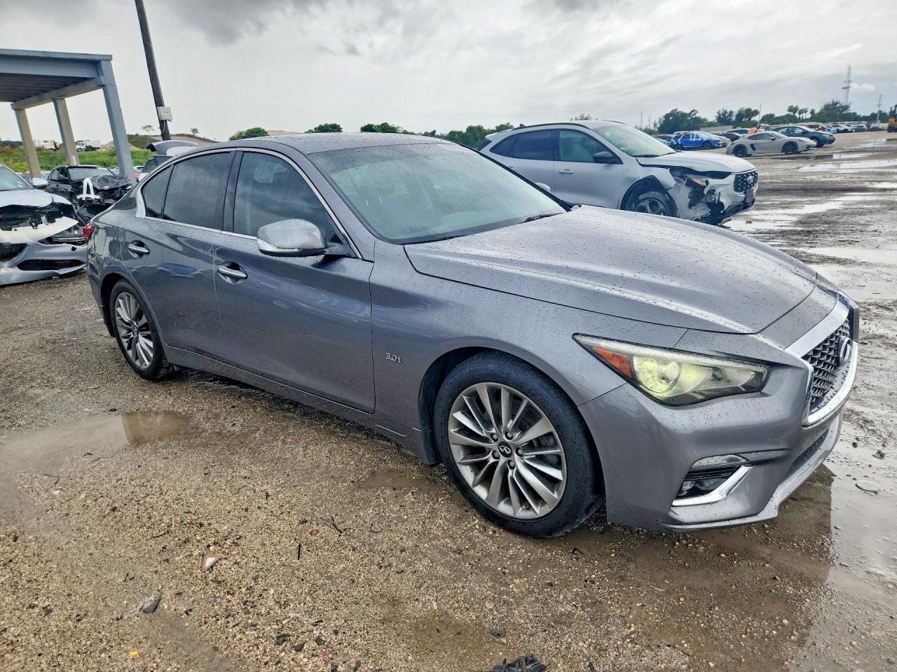 INFINITI Q50 3.0t Luxe
