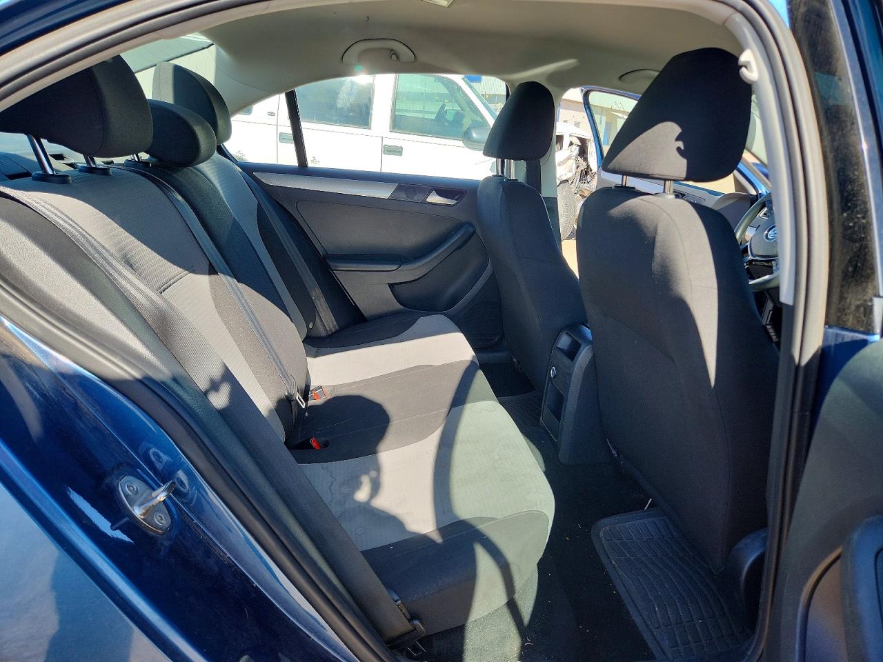 Volkswagen Jetta S