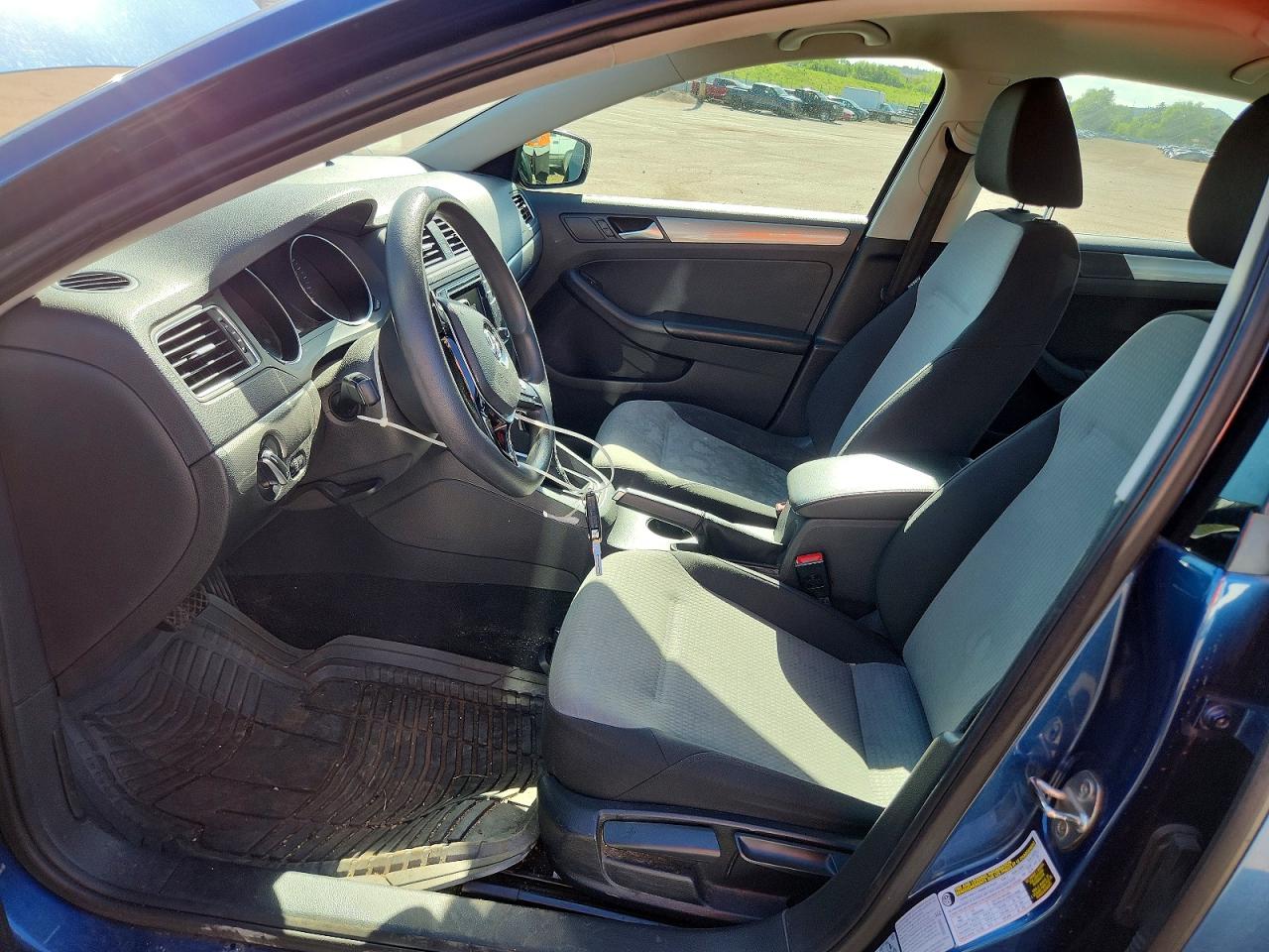 Volkswagen Jetta S