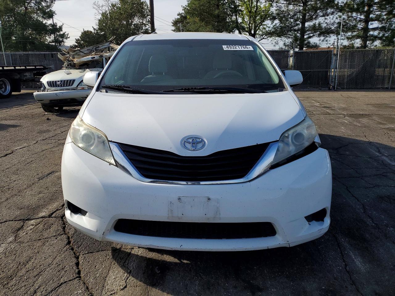 Toyota Sienna Le