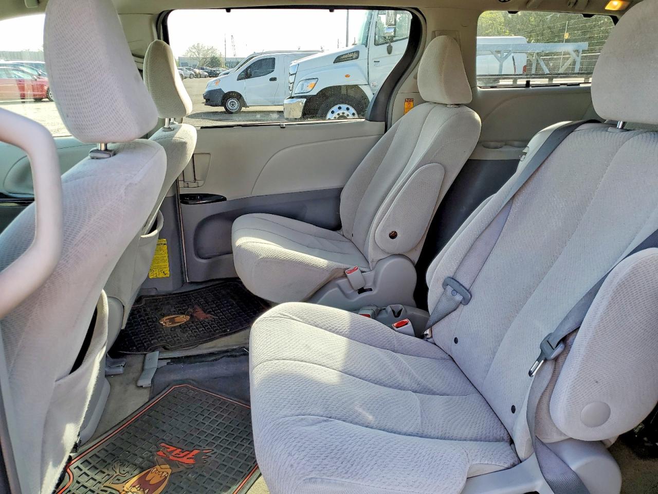 Toyota Sienna Le