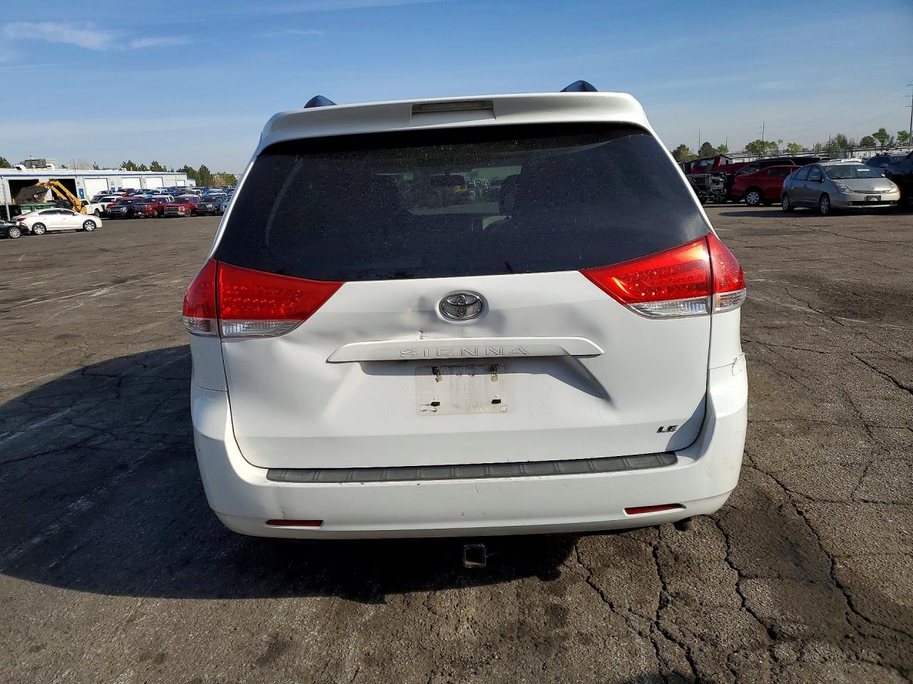 Toyota Sienna Le