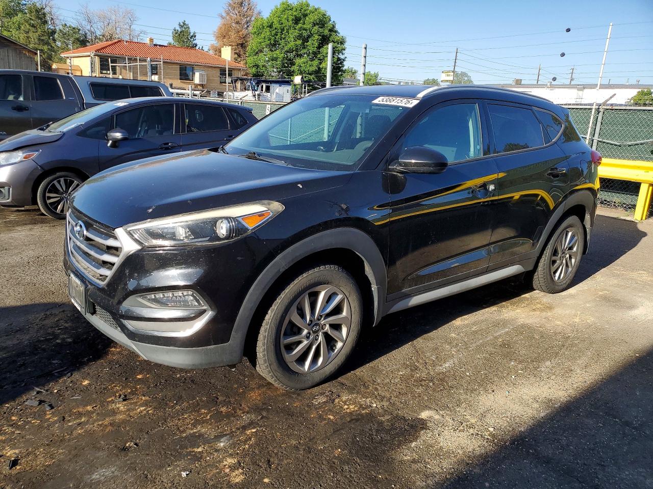 Salvage Hyundai TUCSON Image