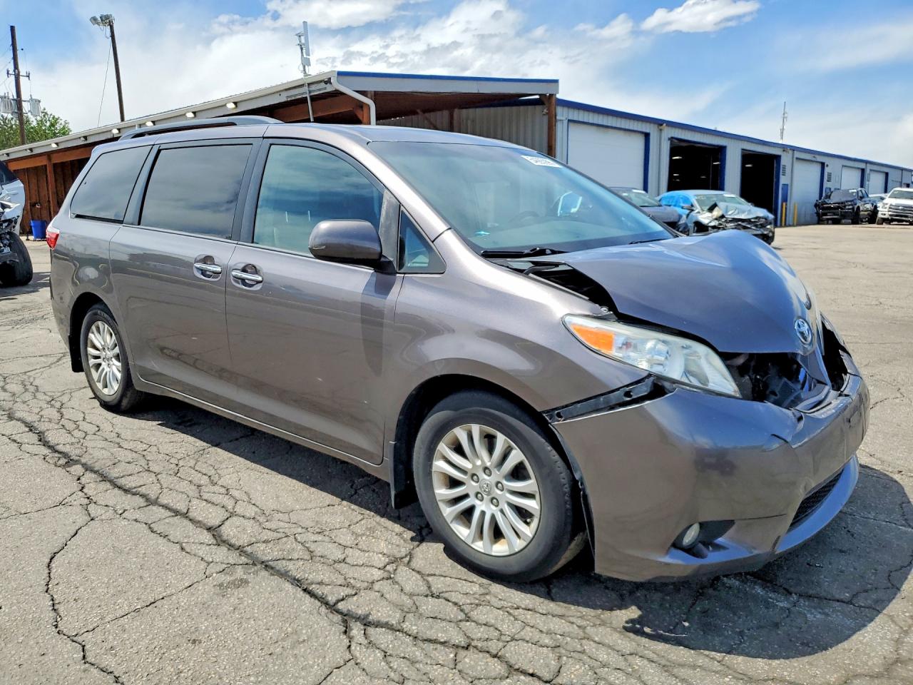 Toyota Sienna Xle 8-passenger