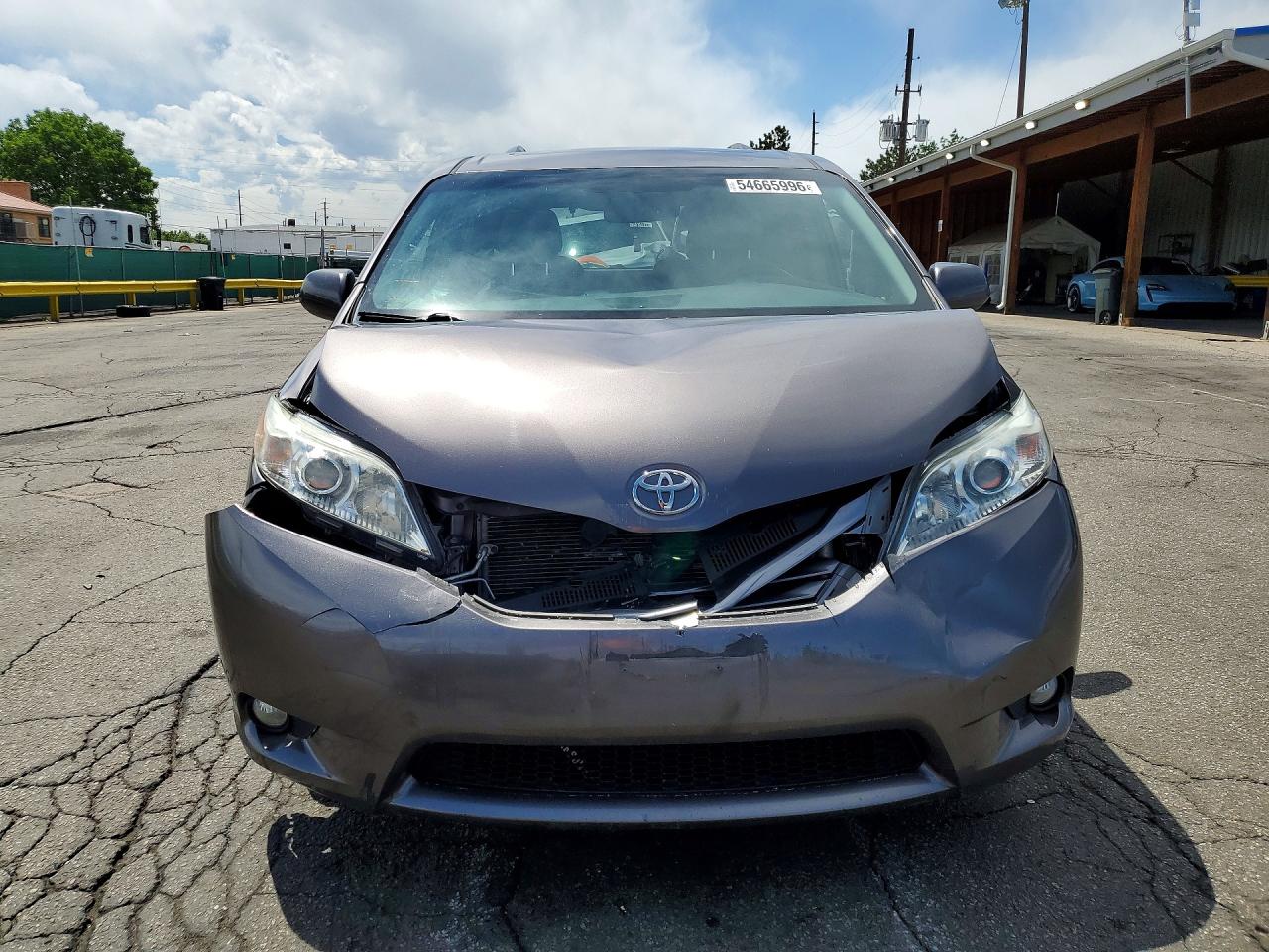 Toyota Sienna Xle 8-passenger