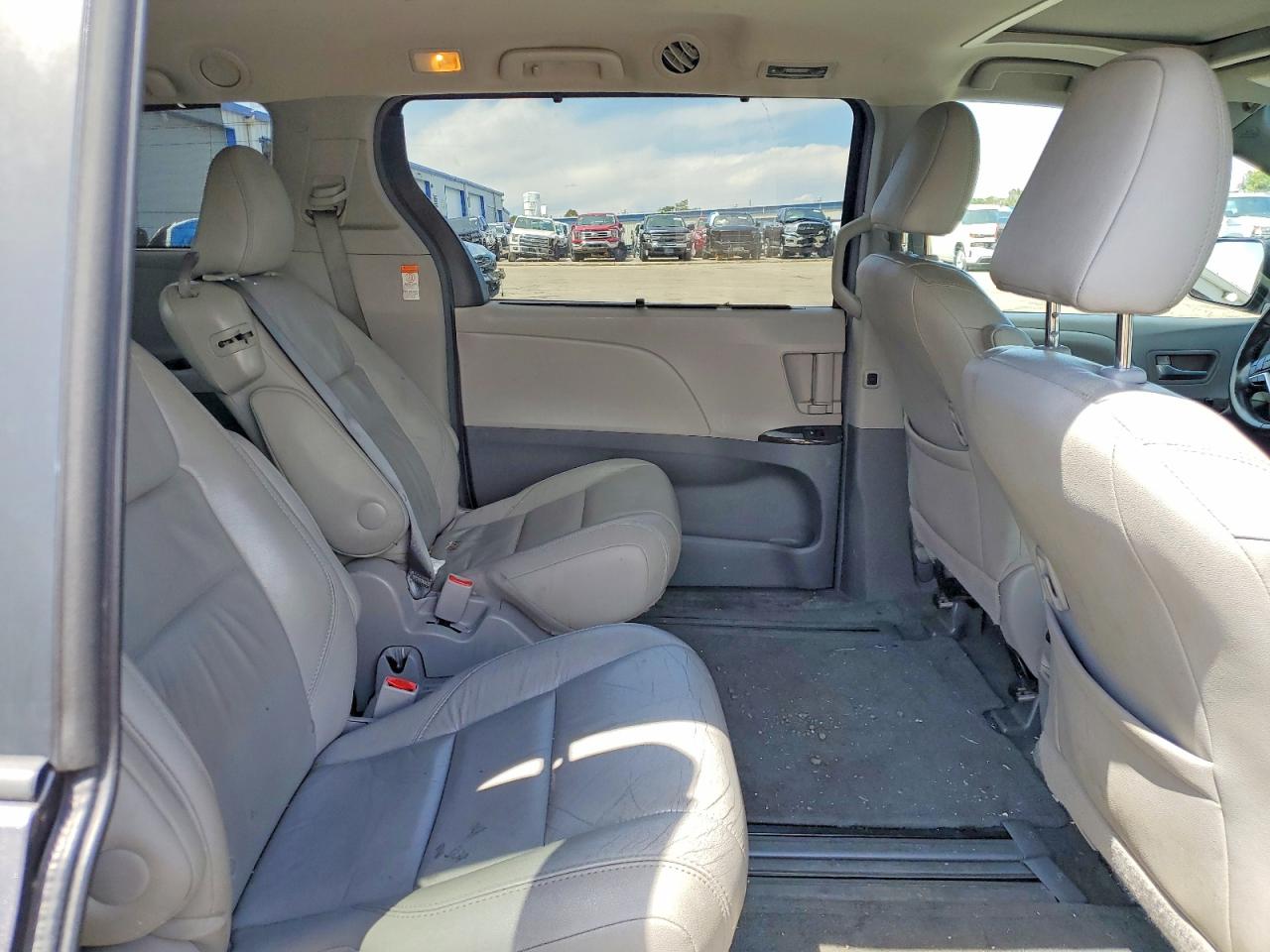 Toyota Sienna Xle 8-passenger